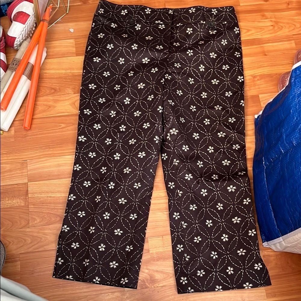Ann Taylor Loft Chic Brown Floral Patterned Capris Size 10